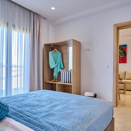 Sunflower Corfu * ゴウヴィア