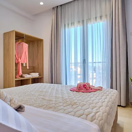 Sunflower Corfu * ゴウヴィア